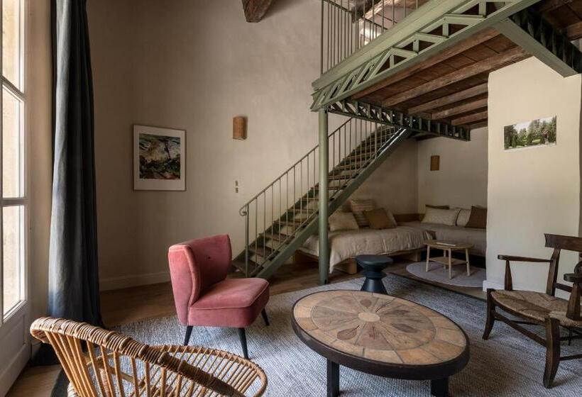 Люкс Дюплекс, Les Petites Maisons   Hameau Des Baux