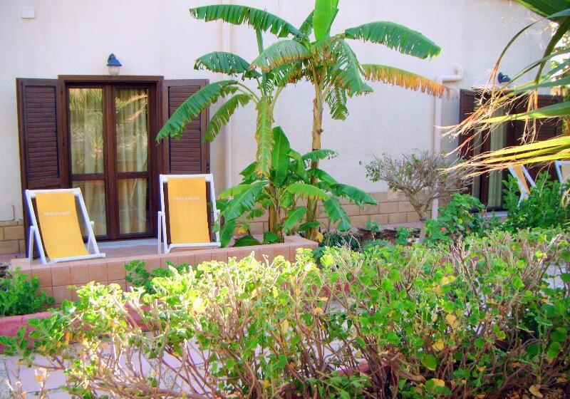 Номер Стандарт Трехместный, Triscinamare Hotel Residence