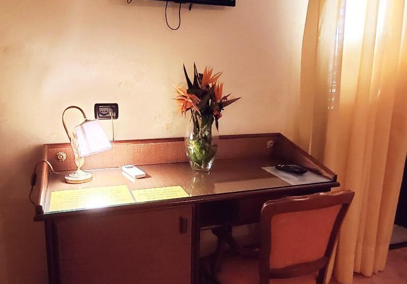 Номер Стандарт Трехместный, Triscinamare Hotel Residence