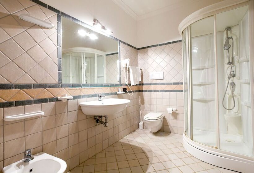 اتاق استاندارد سه نفره, Triscinamare Hotel Residence