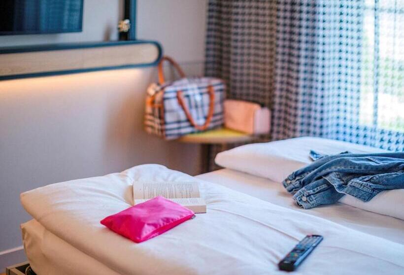 Студия Стандарт, Adagio Access Stuttgart Airport Messe