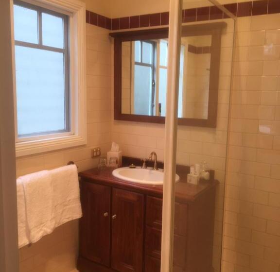 스위트, House On The Hill Bed And Breakfast