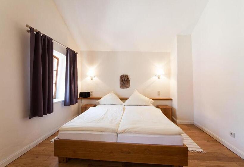Дом 1 Спальня, Weingut & Gästehaus Giwergreif