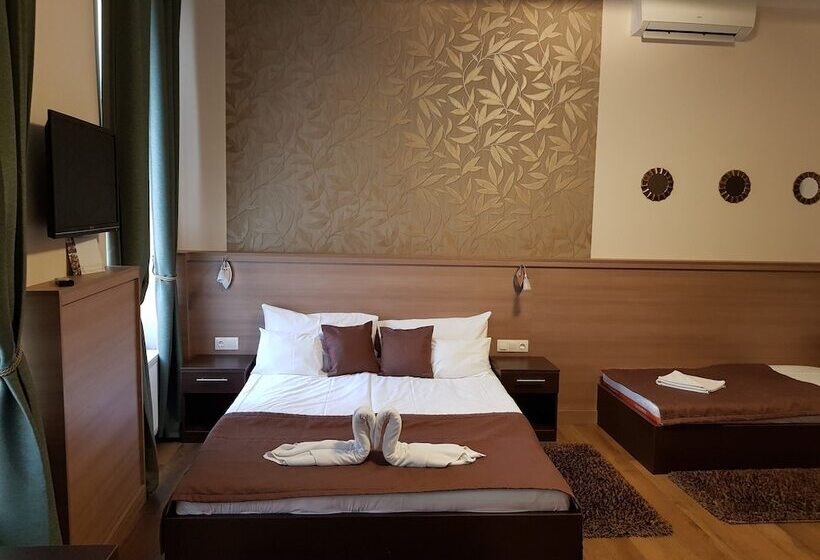 Апартаменты 1 Спальня, Central Hotel 21 And Apartments