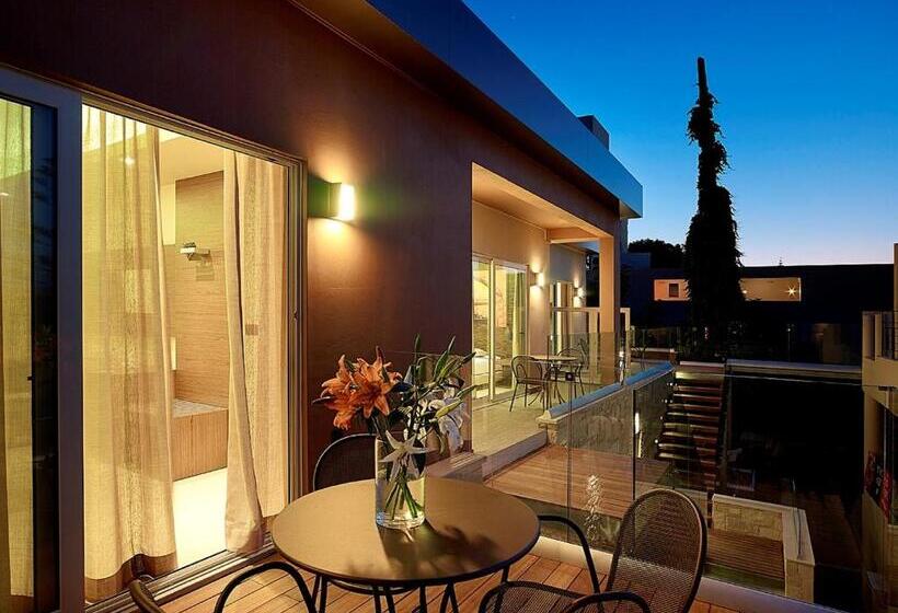 Трехместный Номер Superior, Elotis Suites