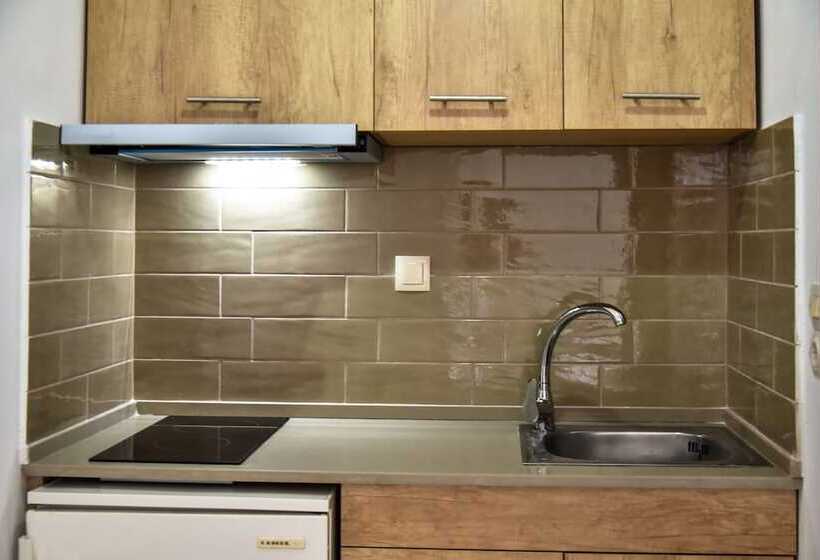 Standart Stüdyo, Iraklis Studios & Apartments