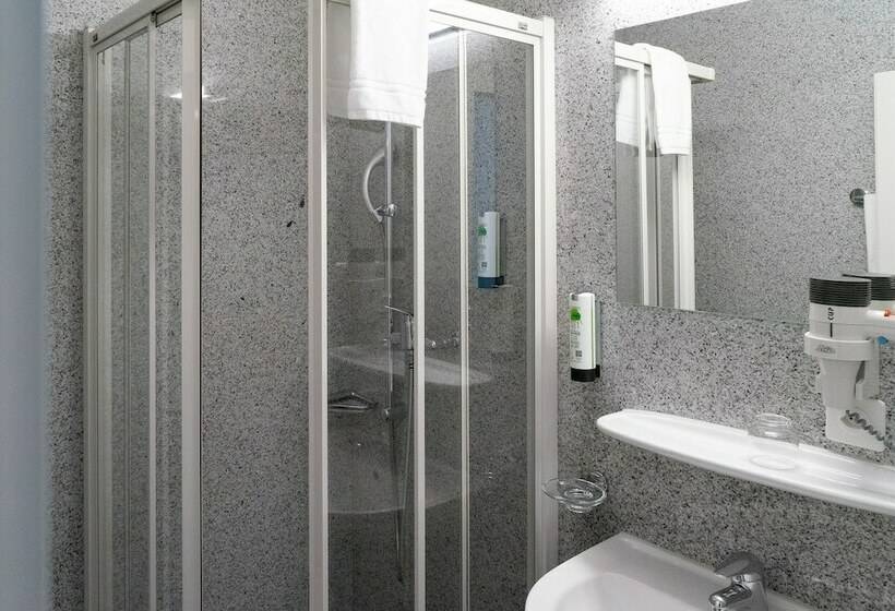 Номер Стандарт, Tailormade Hotel Stans Süd