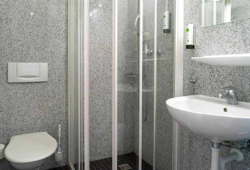 Номер Стандарт Индивидуальный, Tailormade Hotel Stans Süd