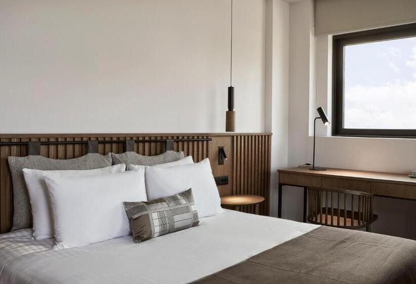 Полулюкс Вид на Сад, The Olivar Suites