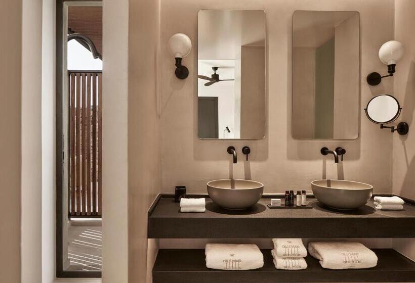 Люкс с Бассейном, The Olivar Suites