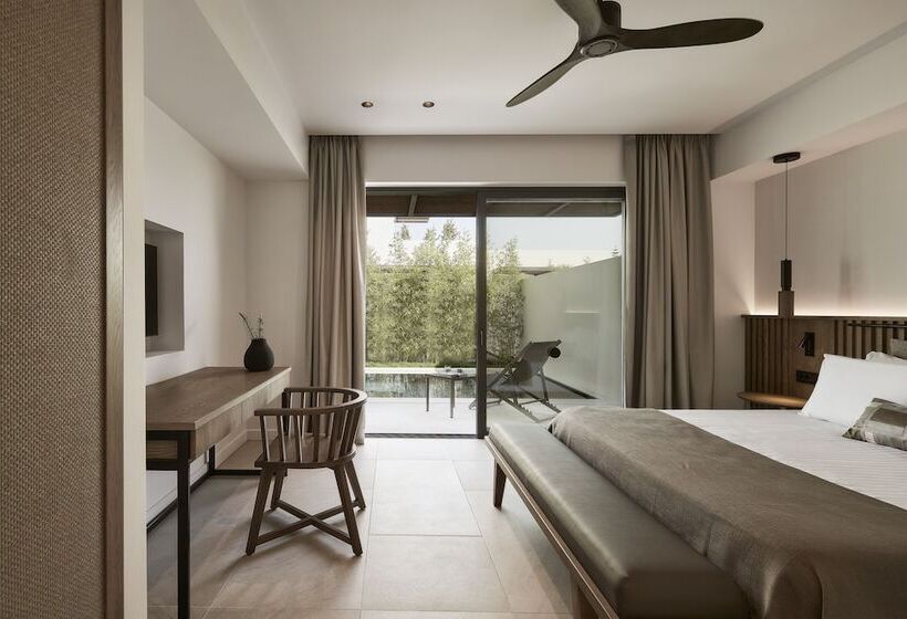 Полулюкс с Бассейном, The Olivar Suites