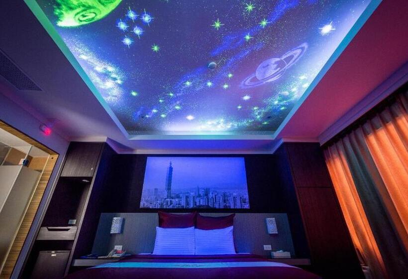 اتاق لوکس, Ching Ching Motel