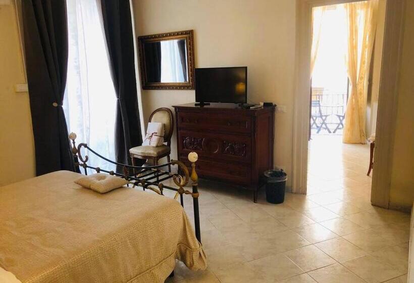 اتاق کلاسیک سه تخته, B&b Al Piazza Marina