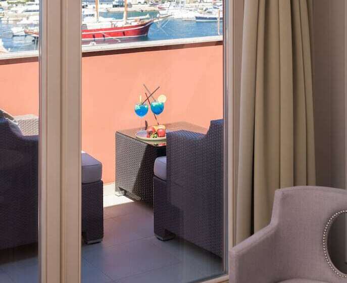 سوییت لوکس, Bastion Heritage Hotel   Relais & Châteaux