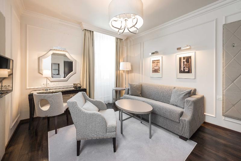 Suite, Bastion Heritage Hotel   Relais & Châteaux