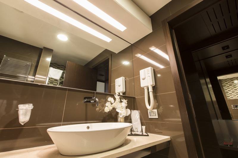 اتاق لوکس با تخت بزرگ, Bastion Heritage Hotel   Relais & Châteaux