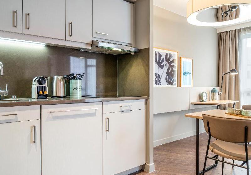 Студия Стандарт, Aparthotel Adagio Paris Suresnes Longchamp