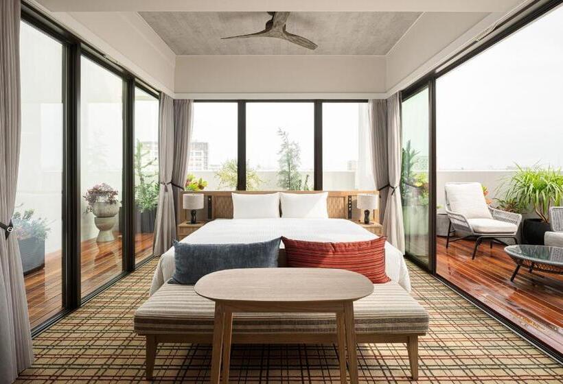 اتاق اجرایی با تخت بزرگ, Nest Hotel Naha Kumoji