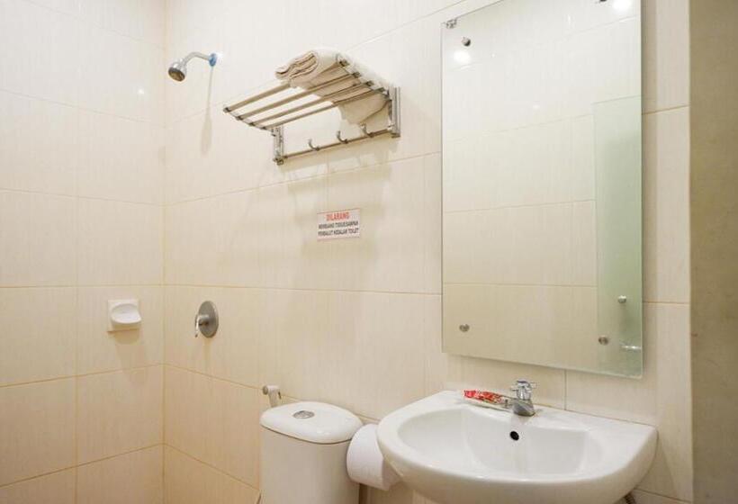 スタンダードルーム, Reddoorz Plus @ Grand Pacifik Hotel Makassar