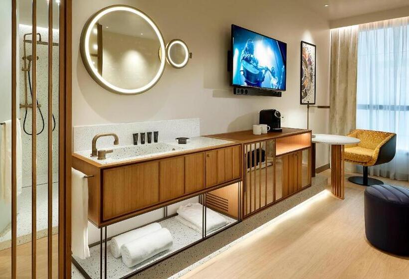 חדר סטנדרט, Hard Rock Hotel Madrid