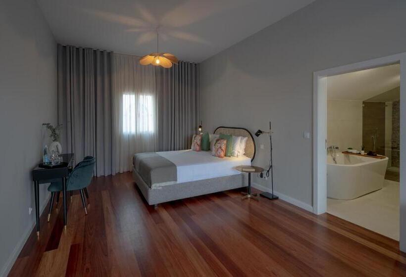 سوئیت جونیور خانوادگی, Casa Do Pateo  Charming House Azores