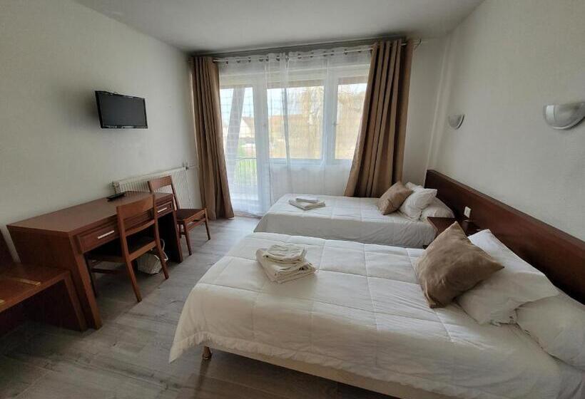 Quarto Estandar, La Croix Blanche