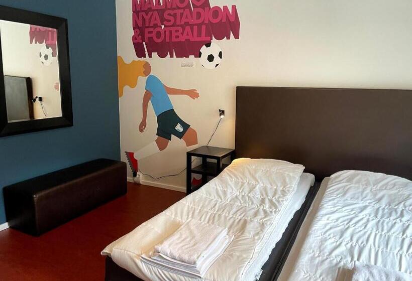 Трехместный Номер Стандарт Совместная Ванная, N Hostel Malmö City