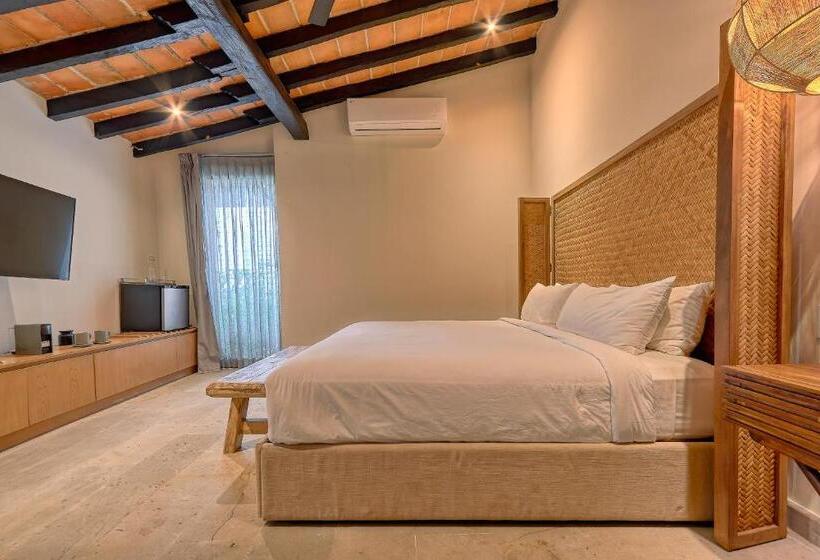 Deluxe Szoba Kind Size Bed, Maxwell Residences At Indah