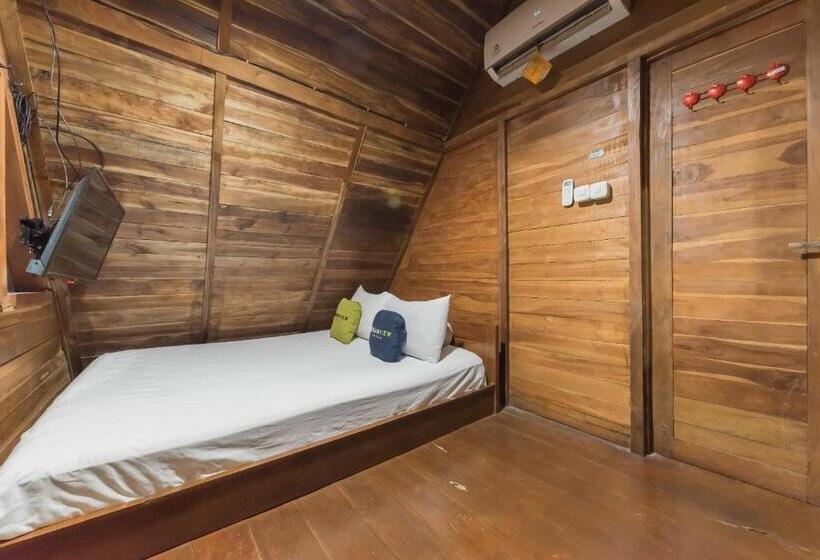 Номер Deluxe, Urbanview Hotel Cianjur City Park By Reddoorz
