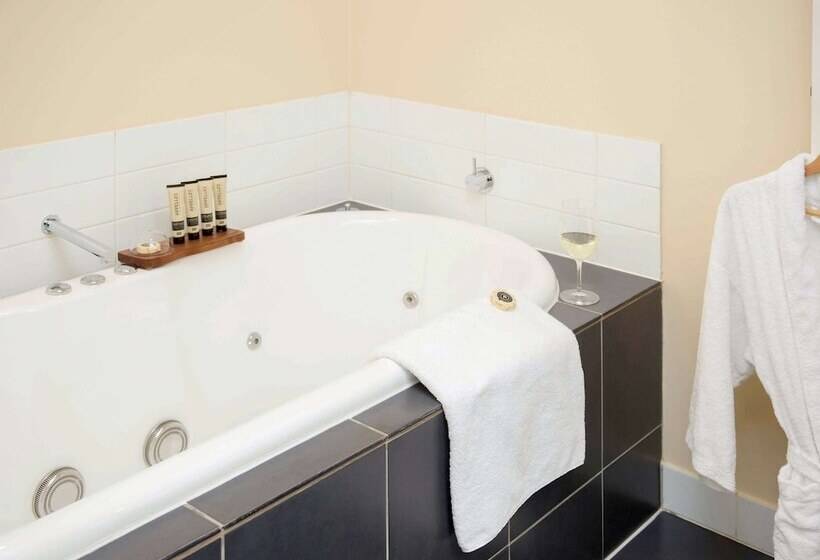 سوئیت 2 خوابه, The Sebel Launceston
