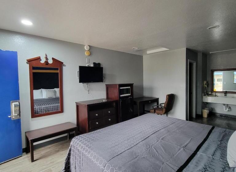 Номер Стандарт Трехместный, Coachman S Inn & Suites