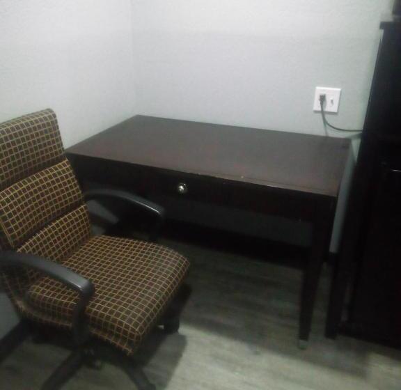 Люкс, Coachman S Inn & Suites