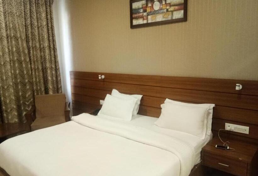디럭스 룸, Royal Hillton