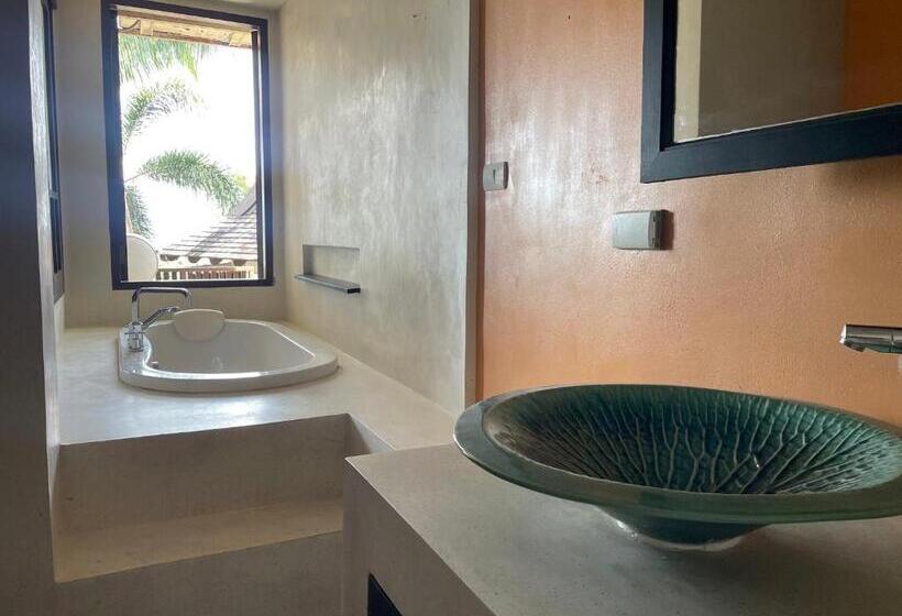 Номер Deluxe Вид на Море, Bhundhari Residence Koh Samui