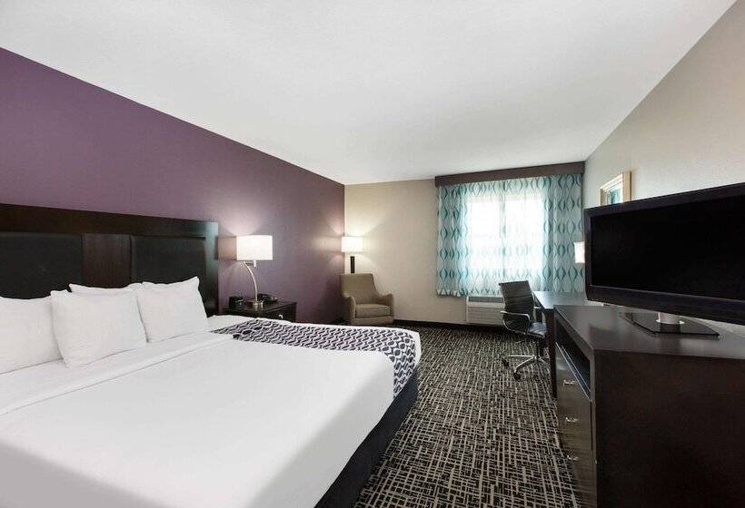 Номер Deluxe, La Quinta By Wyndham Blue Springs