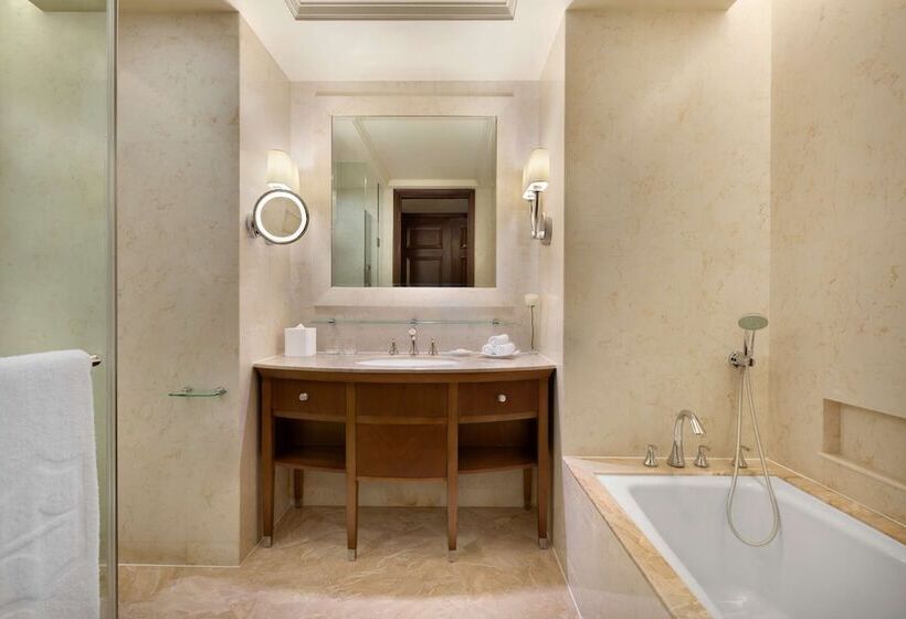 Номер Клуб, Shangri La Wenzhou A Panoramic View Of The River, Adjacent To Wenzhou International Convention And E