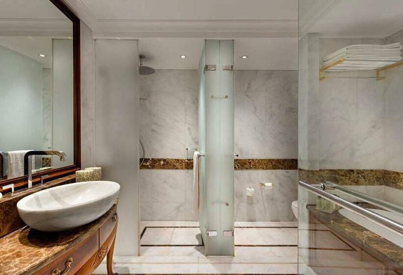 Семейный Номер, Titanic Mardan Palace