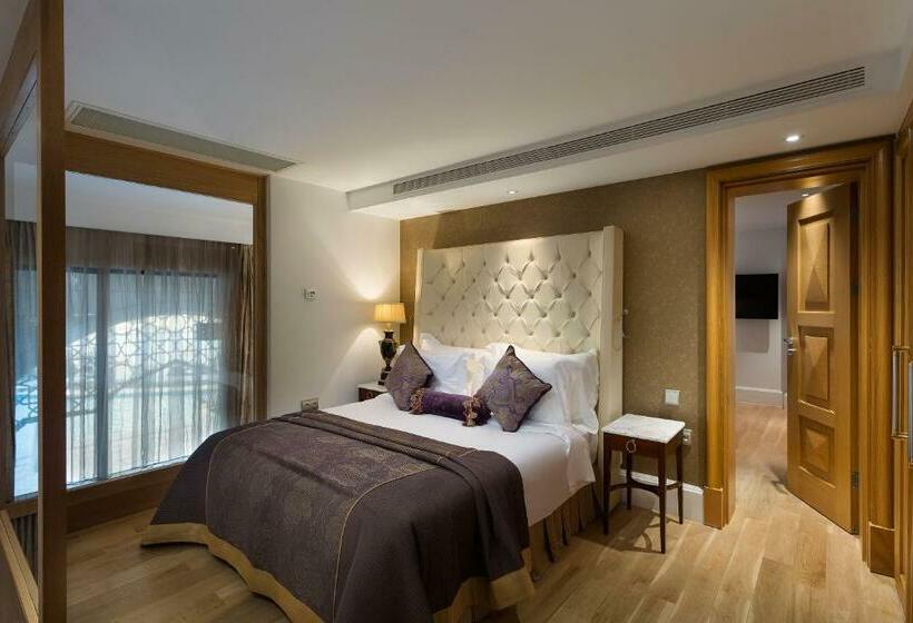 Люкс Дюплекс, Titanic Mardan Palace