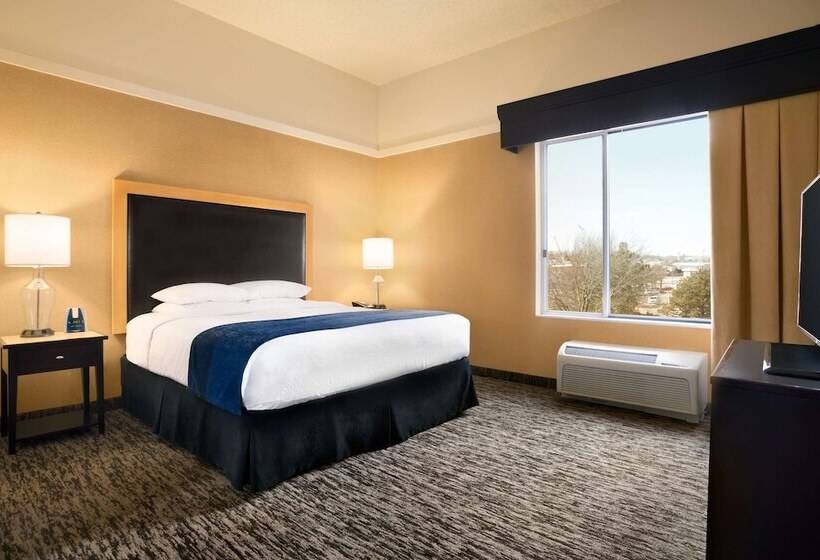 Люкс Кровать Кинг, Doubletree By Hilton Hotel Oklahoma City Airport
