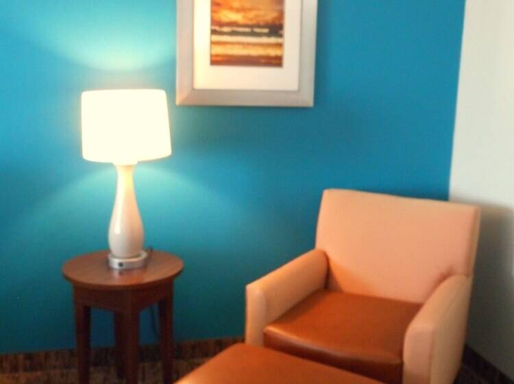 Люкс, Holiday Inn Express & Suites Carmel North – Westfield, An Ihg