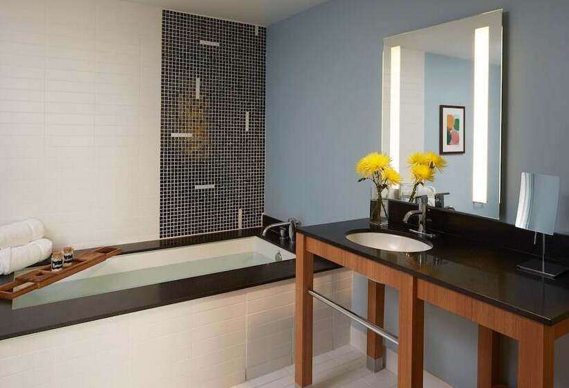 Люкс 2 Спальни, Kimpton Shorebreak Huntington Beach Resort, An Ihg
