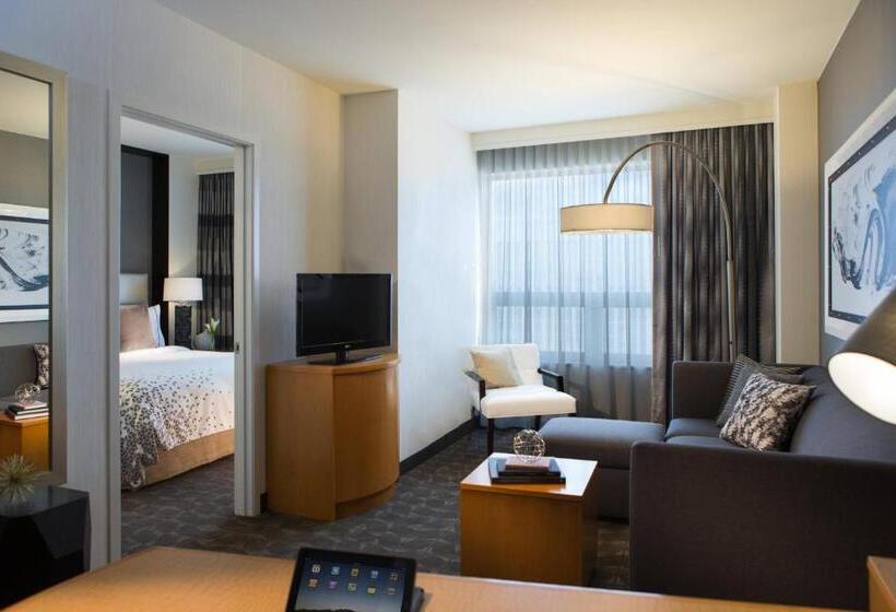 Club Suite, Renaissance Chicago O Hare Suites