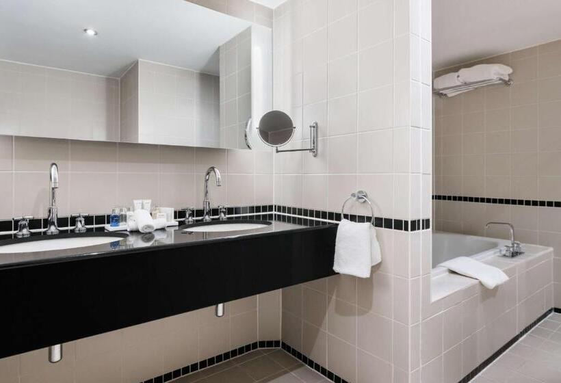 سوییت جونیور, Radisson Blu Hotel, Durham