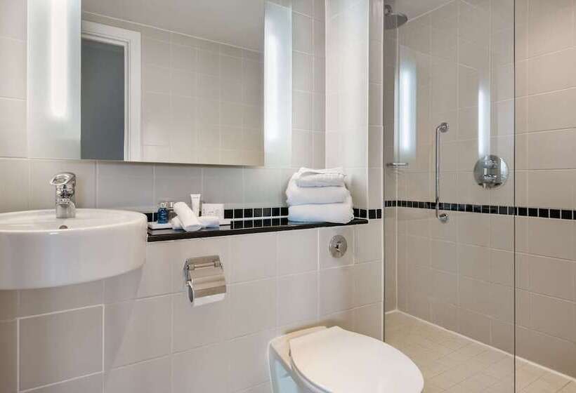 Premium room with river view, Radisson Blu Hotel, Durham