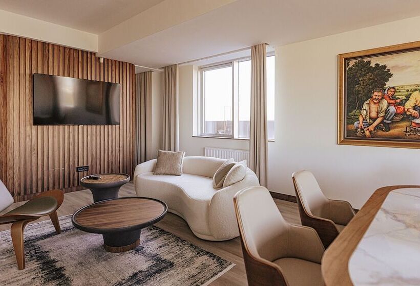 سوییت, Holiday Inn Belgrade By Ihg