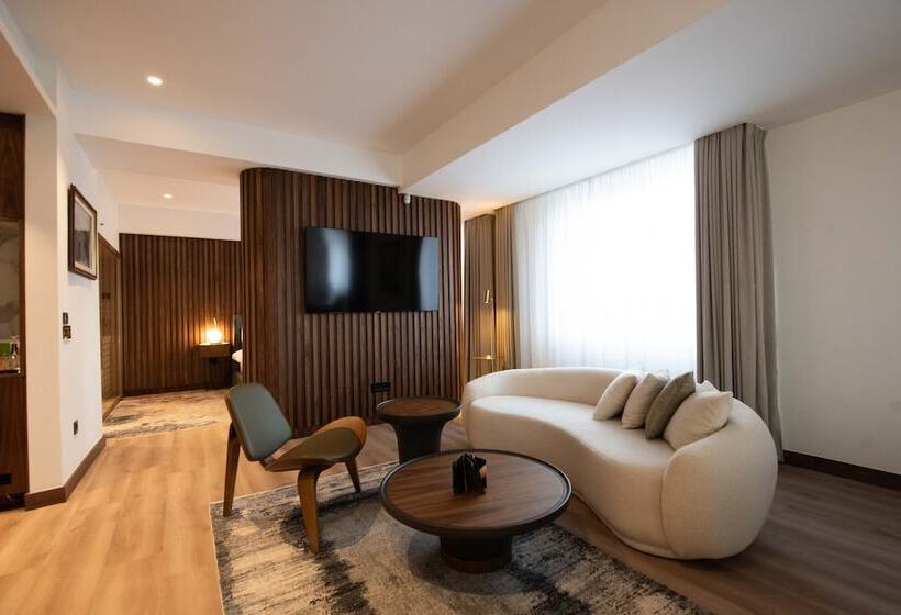سوییت, Holiday Inn Belgrade By Ihg
