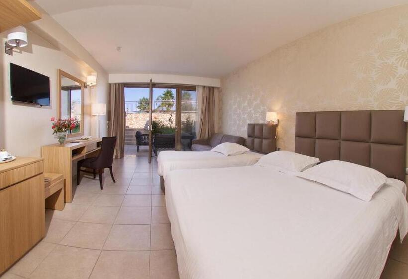 스탠다드 트리플 룸 가든 전망, Ionian Emerald Resort