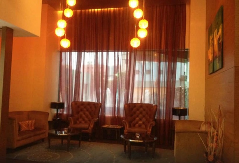 Номер Клуб, Royal Orchid Central Pune