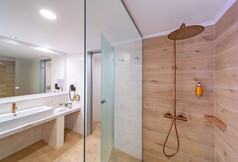 Королевский Люкс, Kresten Royal Euphoria Resort