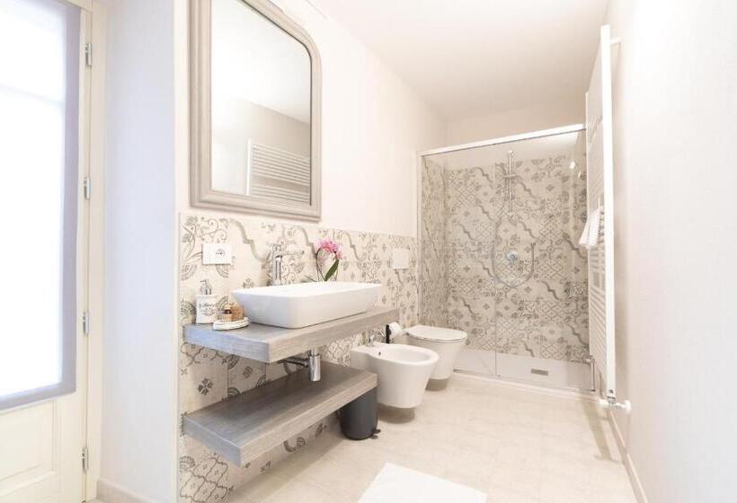 اتاق لوکس با چشم‌انداز باغ, Antico Borgo B&b